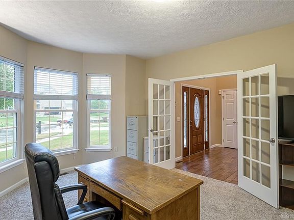 3rd image of 435 Danbury Pl