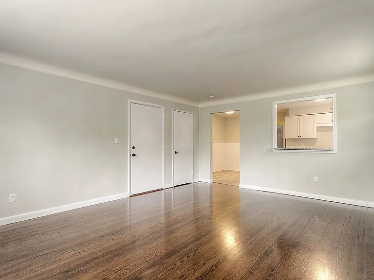 3279 Linwood Ave #4 — Photo 3