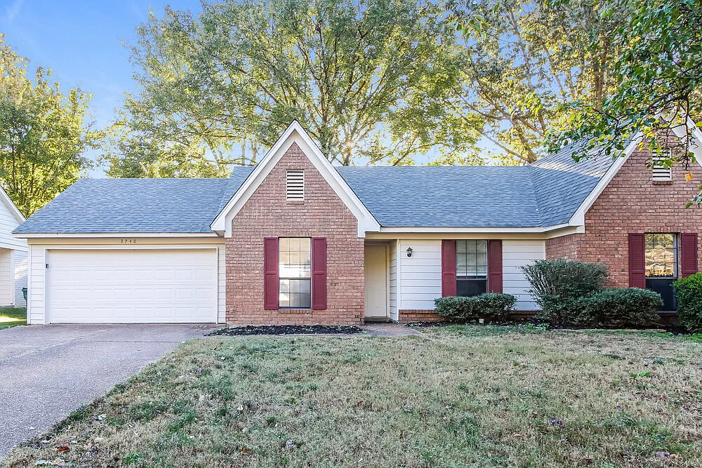3 bed, 2.0 bath, 1251 sqft, $1,620 — Photo 1