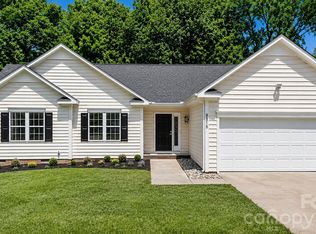8815 Burnt Umber Dr, Charlotte, NC 28215