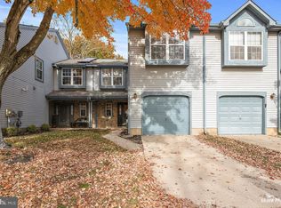 176 Kettlebrook Dr, Mount Laurel, NJ 08054
