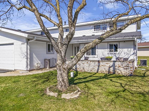 2nd image of 1081 Foxboro Ln