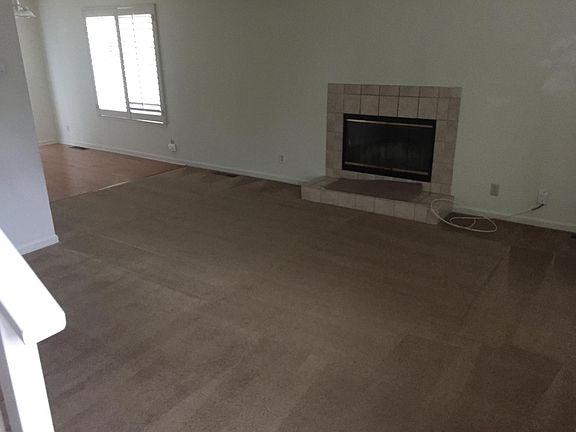 2nd image of 105 Bluebonnet Ln APT C