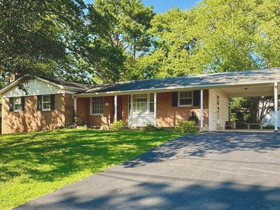 8803 Jackson Ave, Manassas, VA, 20110