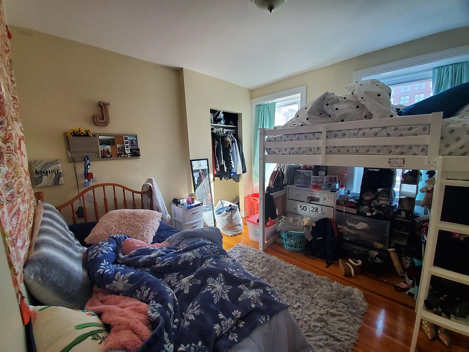 2nd image of 37 Cooper St #1ZS