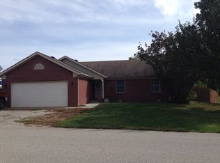 1325 Hillsborough Ct, Martinsville, IN 46151