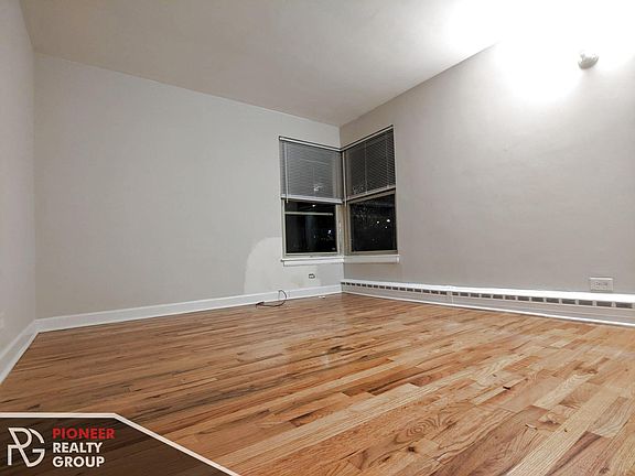 3rd image of 2058 W Foster Ave #2104-2S