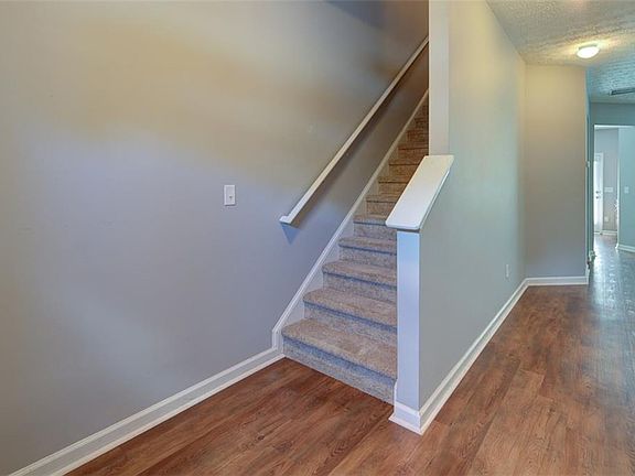 3rd image of 6532 Mallard Cove Ln