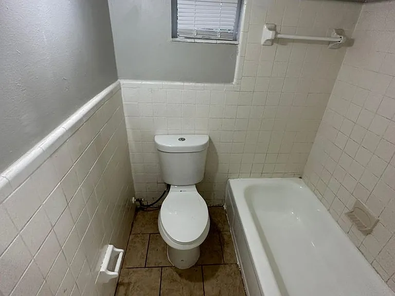 2851 Sophia St — Photo 68