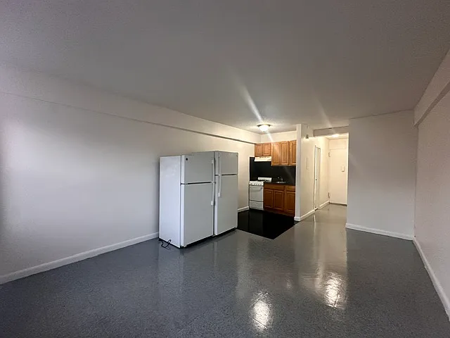 Studio, $1,800 — Photo 4