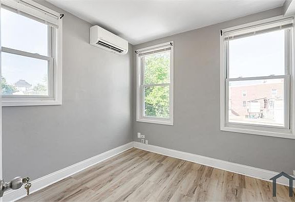 3rd image of 1932 15th St NW #3