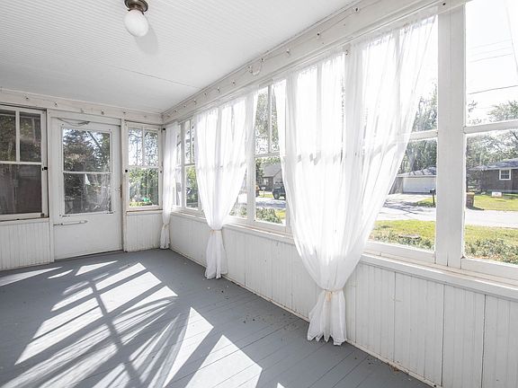 4th image of 322 Wallace Ave