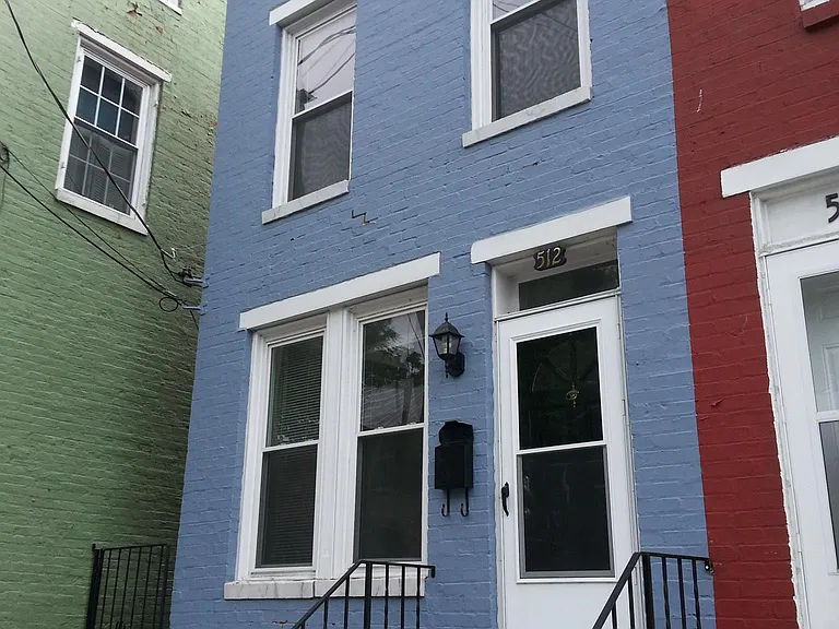 512 W South St — Photo 2