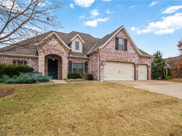 6405 S 37th St, Rogers, AR 72758