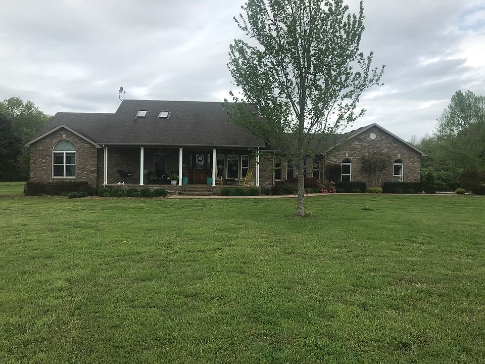 1st image of 377 Dutchman Ln