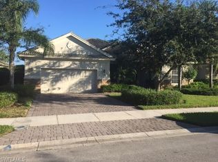 8249 Potomac Ln, Naples, FL 34104