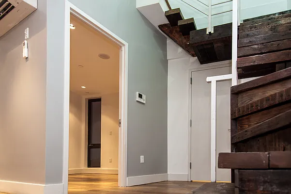 Rented by Nooklyn NYC LLC | media 54