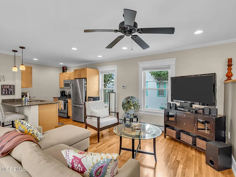 1211 Grand Ave #203 — Photo 6