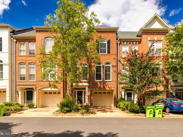 5005 Barbour Dr, Alexandria, VA 22304