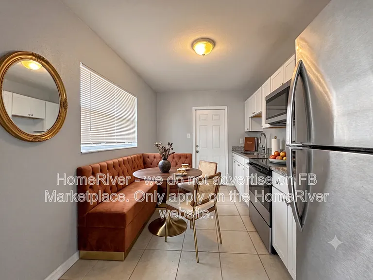 4903 S 85th St — Photo 3