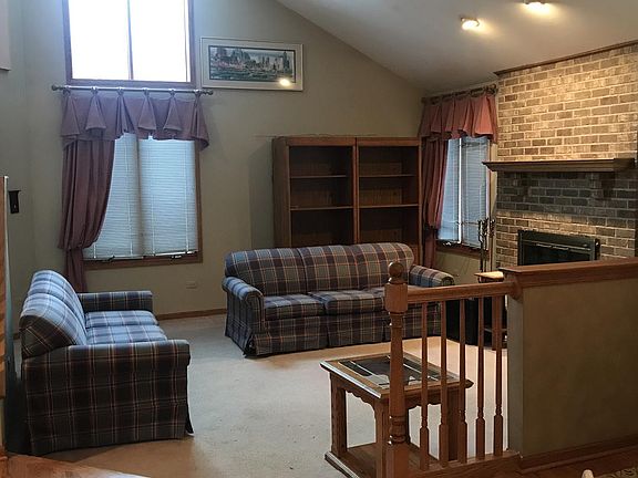 3rd image of 10690 Brookridge Dr
