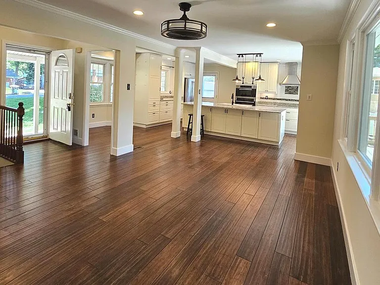 8925 Falling Creek Ct — Photo 17