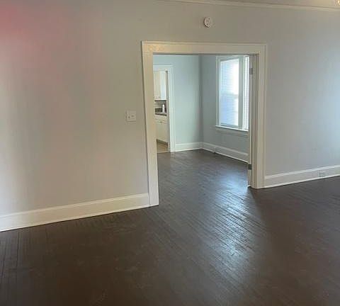 2nd image of 533 Park Pl #B