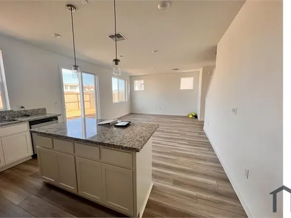 9975 Windage Way, Sacramento, CA 95829