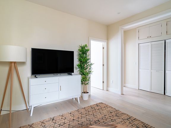 3rd image of 1230 Jackson St #3