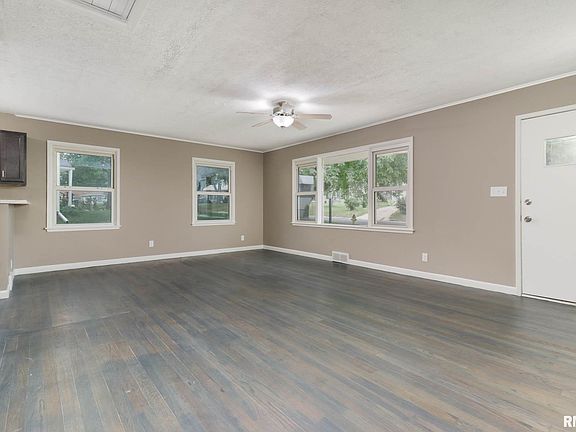 5th image of 302 W Wynnwood Dr