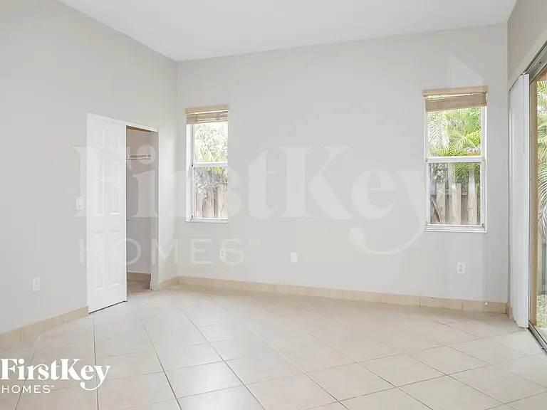 9064 SW 214th St — Photo 5