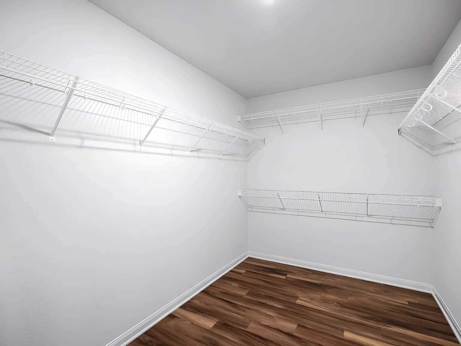 4 bed, 2.5 bath, 2400 sqft, $1,230 — Photo 4