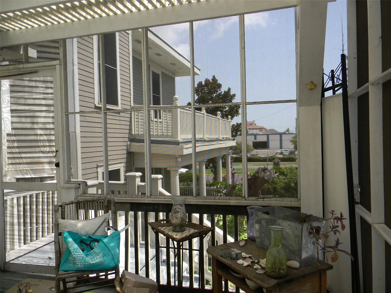 2 bed, 2.0 bath, 777 sqft, $1,275 — Photo 2