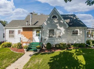 1030 N Franklin St, Manchester, IA 52057