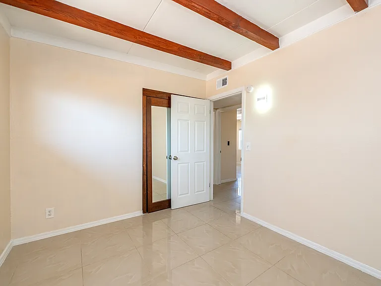 2532 E Crosby Vis — Photo 11