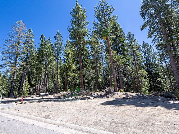 3rd image of 2015 N Upper Truckee Rd