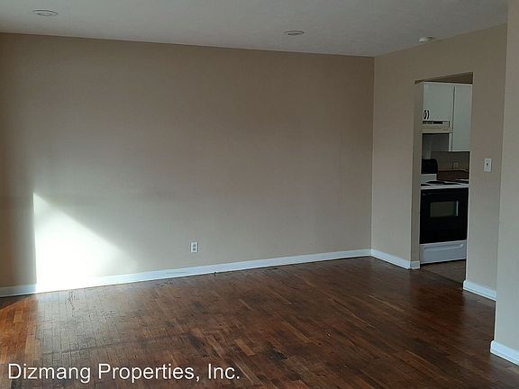 3rd image of 2462 S Westwood Ave