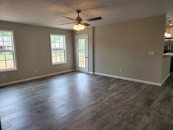 2nd image of 92 Tamatha Dr