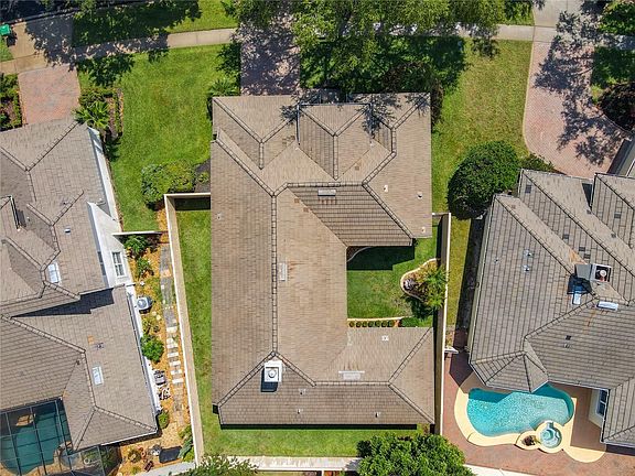 5th image of 10919 Woodchase Cir