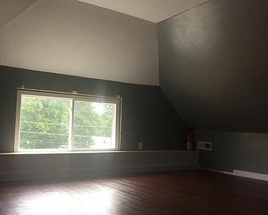 4th image of 225 N Main St #A