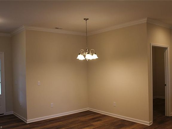 5th image of 1315 Reading Ct Lot 32