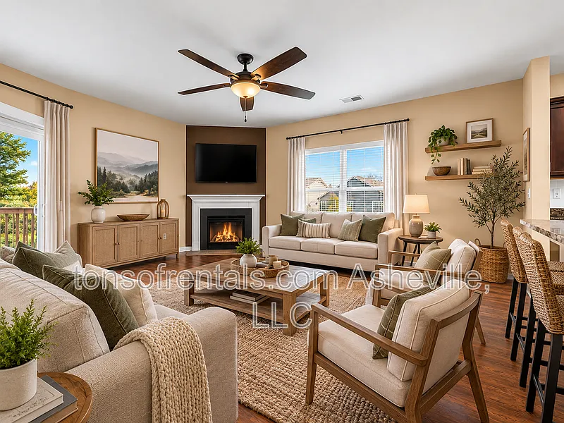 4 bed, 2.5 bath, 2905 sqft, $3,295 — Photo 3