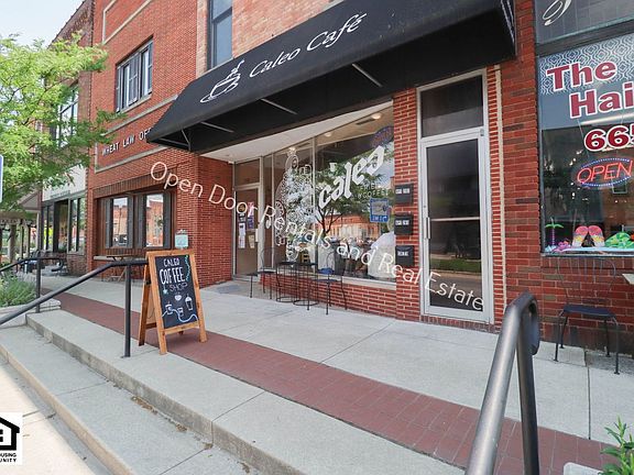 3rd image of 113 1/2 W Maumee St APT 201