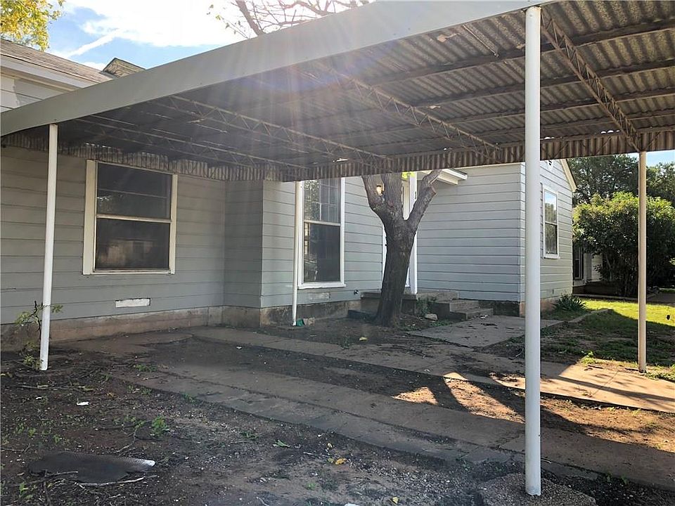 2nd image of 1609 Graham St