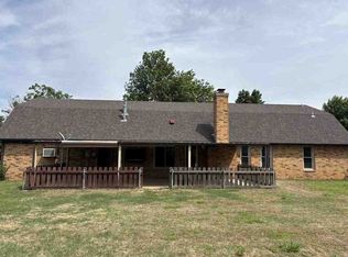 609 N Centennial Way, Mustang, OK 73064