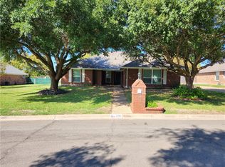 232 Crescent Dr, Hewitt, TX 76643