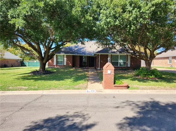 232 Crescent Dr, Hewitt, TX 76643