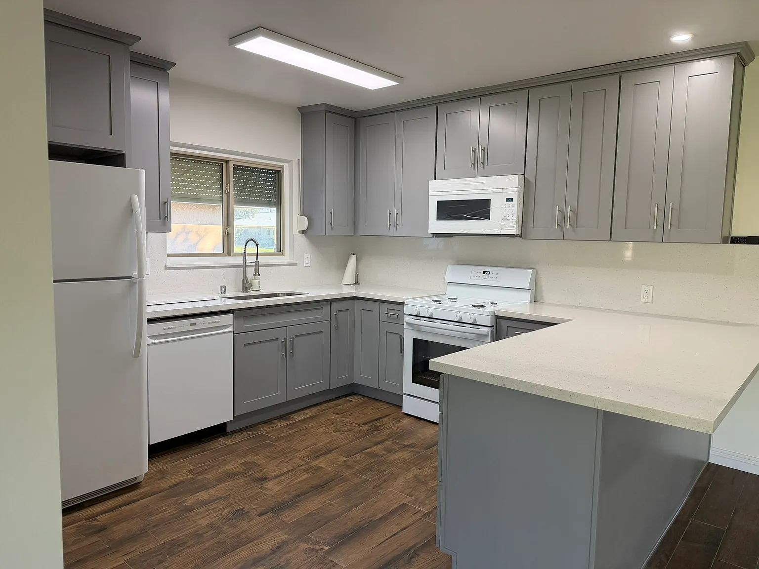 4 bed, 1572 sqft, $3,750 — Photo 2