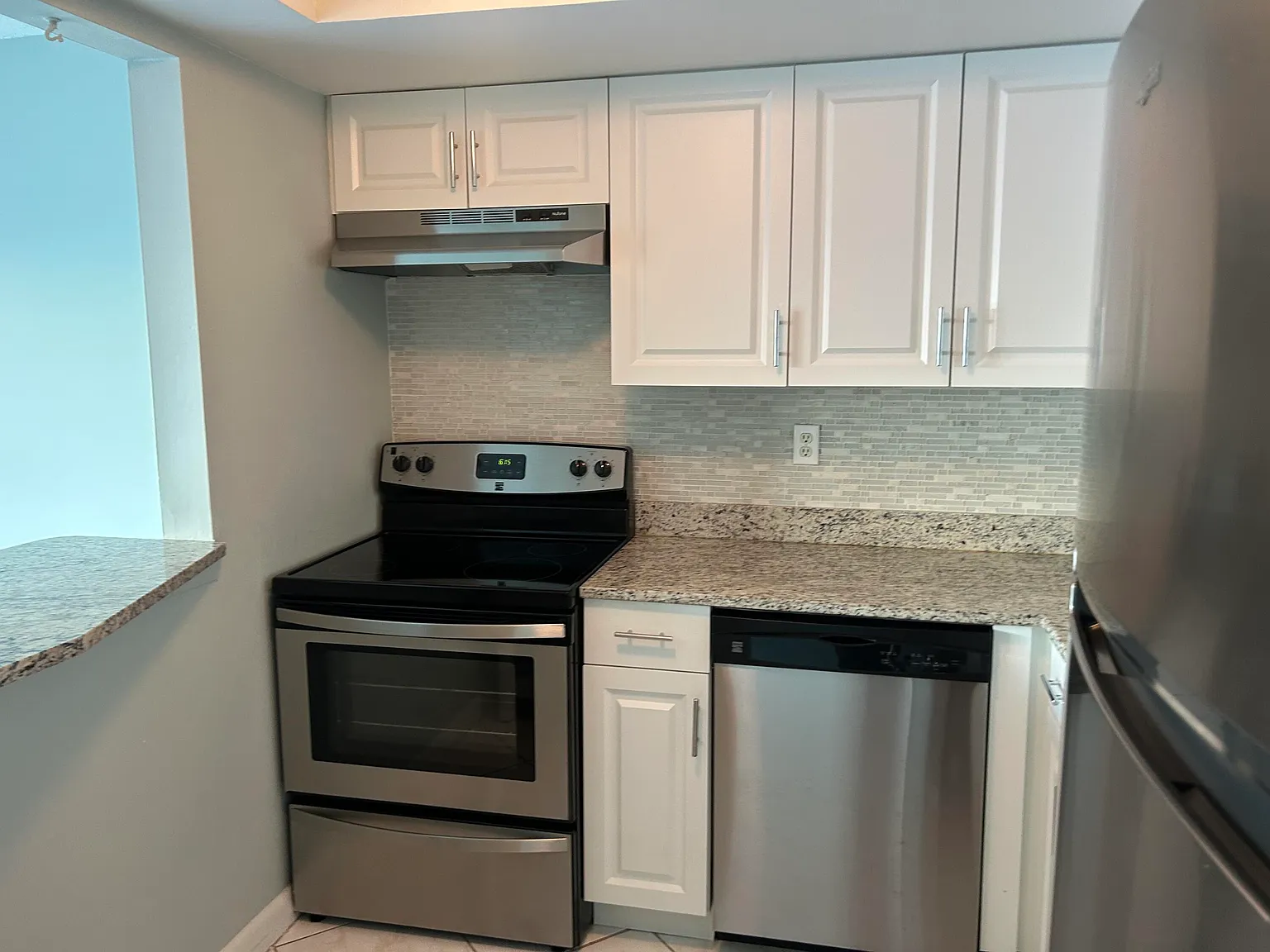 1 bed, 1.0 bath, 674 sqft, $2,000 — Photo 3