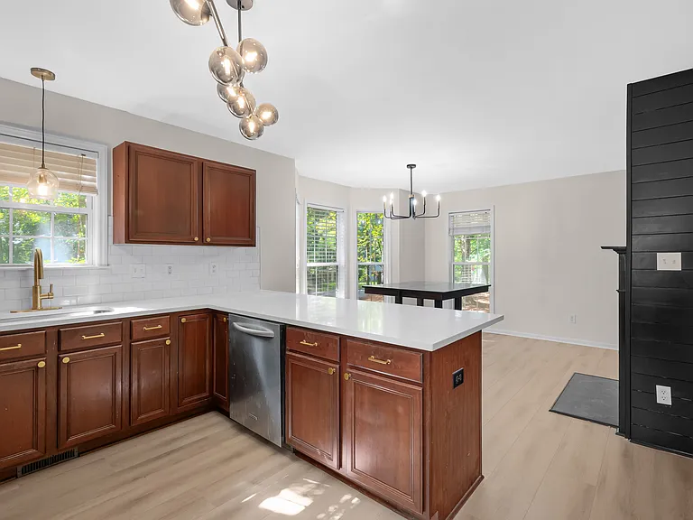 305 Dearing Dr — Photo 13